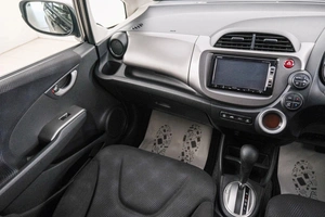 Хетчбэк Honda Fit 2013 года, 899000 рублей, Красноярск