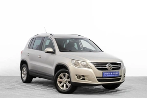 Внедорожник Volkswagen Tiguan 2010 года, 949000 рублей, Барнаул