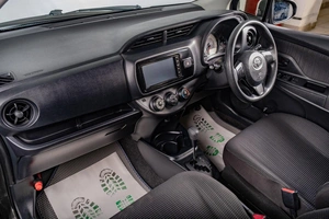 Хетчбэк Toyota Vitz 2019 года, 999000 рублей, Томск