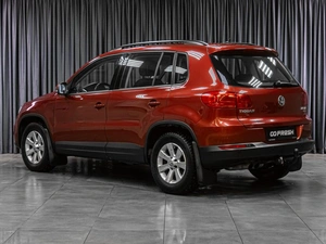 Внедорожник Volkswagen Tiguan 2012 года, 1429000 рублей, Тюмень