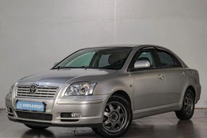 Седан Toyota Avensis 2004 года, 769000 рублей, Челябинск