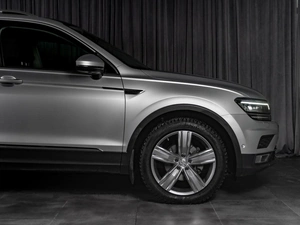 Внедорожник Volkswagen Tiguan 2017 года, 2849000 рублей, Тюмень