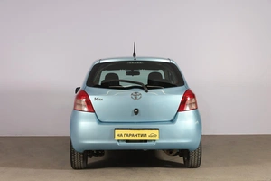 Хетчбэк Toyota Vitz 2005 года, 579000 рублей, Новосибирск