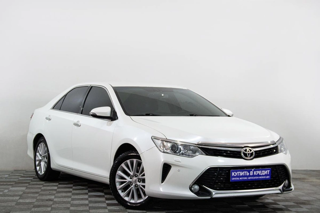 Седан Toyota Camry 2015 года, 2299000 рублей, Сургут
