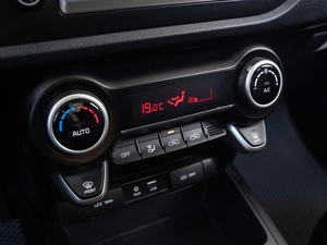 Седан Kia Rio 2019 года, 1690000 рублей, Волгоград