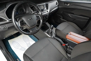 Седан Hyundai Solaris 2017 года, 1169000 рублей, Тюмень