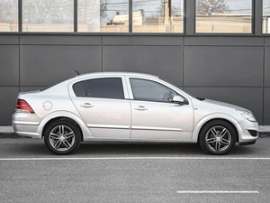 Седан Opel Astra 2008 года, 639000 рублей, Кирилловка
