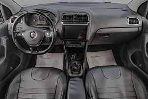 Седан Volkswagen Polo 2017 года, 979000 рублей, Челябинск