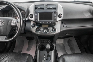 Внедорожник Toyota RAV4 2011 года, 1449000 рублей, Барнаул