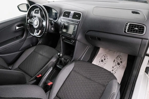 Седан Volkswagen Polo 2018 года, 969000 рублей, Красноярск