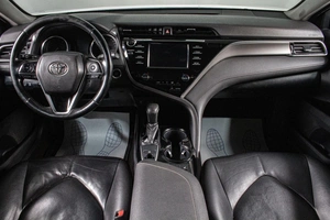 Седан Toyota Camry 2019 года, 1539000 рублей, Сургут