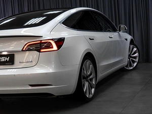 Седан Tesla Model 3 2019 года, 3769000 рублей, Тюмень