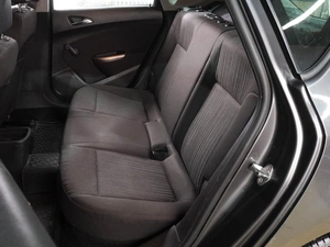 Хетчбэк Opel Astra 2011 года, 749000 рублей, Воронеж