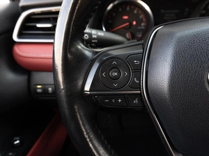 Седан Toyota Camry 2018 года, 2499000 рублей, Саратов