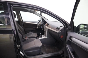 Седан Opel Astra 2010 года, 740000 рублей, Брянск