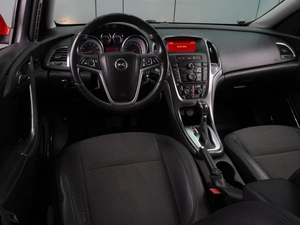 Хетчбэк Opel Astra 2012 года, 749000 рублей, Воронеж