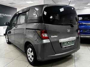 Минивэн Honda Freed 2013 года, 1050000 рублей, Ачинск