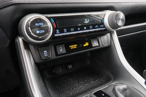 Внедорожник Toyota RAV4 2020 года, 3259000 рублей, Красноярск