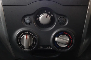 Хетчбэк Nissan Note 2015 года, 799000 рублей, Омск