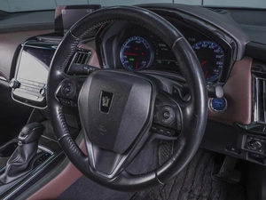 Седан Toyota Crown 2019 года, 3180000 рублей, Ростов-на-Дону