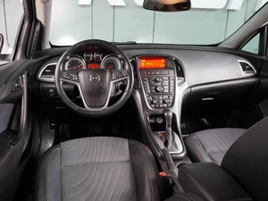 Хетчбэк Opel Astra 2013 года, 799000 рублей, Воронеж