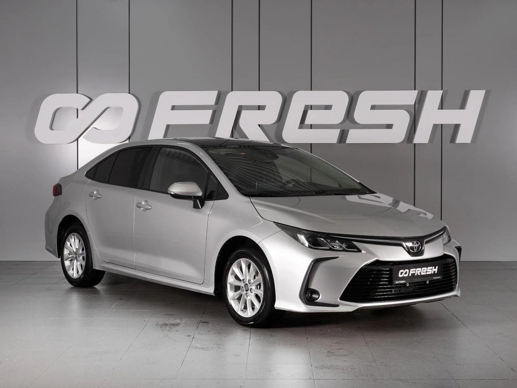 Седан Toyota Corolla 2022 года, 2199000 рублей, Красный Пахарь