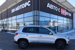Внедорожник Volkswagen Tiguan 2016 года, 1690000 рублей, Мирное