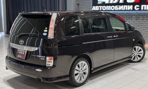 Минивэн Toyota Isis 2012 года, 1297000 рублей, Красноярск