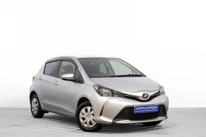 Хетчбэк Toyota Vitz 2015 года, 1019000 рублей, Барнаул