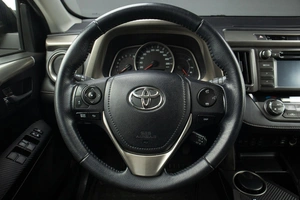 Внедорожник Toyota RAV4 2014 года, 2099000 рублей, Оренбург