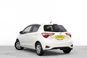 Хетчбэк Toyota Vitz 2017 года, 919000 рублей, Барнаул