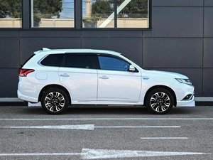 Внедорожник Mitsubishi Outlander 2015 года, 2120000 рублей, Кирилловка