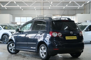 Хетчбэк Volkswagen Golf Plus 2008 года, 669000 рублей, Омск