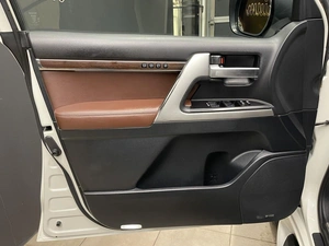 Внедорожник Toyota Land Cruiser 2018 года, 8600000 рублей, Красноярск