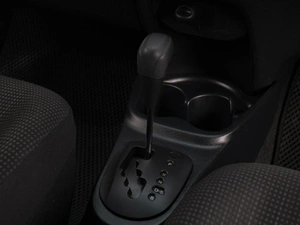 Хетчбэк Toyota Vitz 2017 года, 885000 рублей, Омск