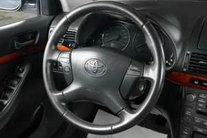 Седан Toyota Avensis 2007 года, 759000 рублей, Тюмень