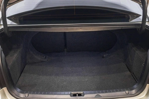 Седан Toyota Avensis 2004 года, 1019000 рублей, Барнаул