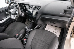 Седан Kia Rio 2013 года, 769000 рублей, Красноярск