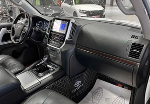 Внедорожник Toyota Land Cruiser 2019 года, 7277000 рублей, Красноярск