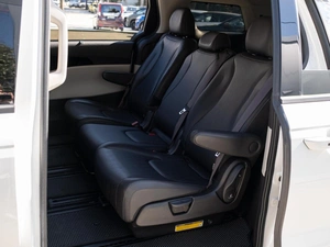 Минивэн Kia Carnival 2021 года, 4099000 рублей, Большой Сочи