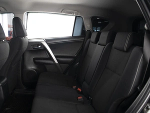 Внедорожник Toyota RAV4 2017 года, 2440000 рублей, Омск