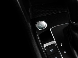 Внедорожник Volkswagen Tiguan 2018 года, 2299000 рублей, Тюмень