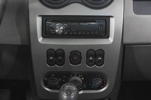 Седан Renault Logan 2011 года, 549000 рублей, Кемерово