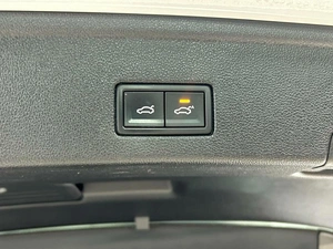 Внедорожник Volkswagen Touareg 2018 года, 3975000 рублей, Красноярск