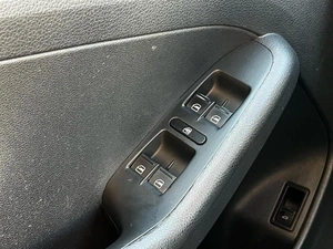Седан Volkswagen Jetta 2011 года, 962000 рублей, Ижевск
