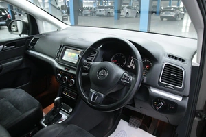 Минивэн Volkswagen Sharan 2015 года, 1398000 рублей, Солонцы