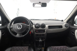 Седан Renault Logan 2011 года, 860000 рублей, Орёл