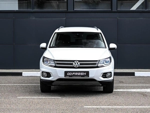 Внедорожник Volkswagen Tiguan 2011 года, 1699000 рублей, Кирилловка