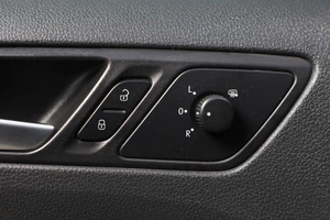 Седан Volkswagen Jetta 2013 года, 1049000 рублей, Новосибирск