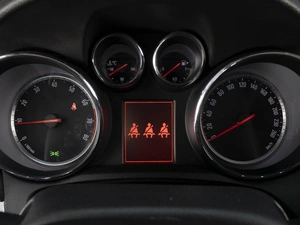 Внедорожник Opel Mokka 2014 года, 1180000 рублей, Омск